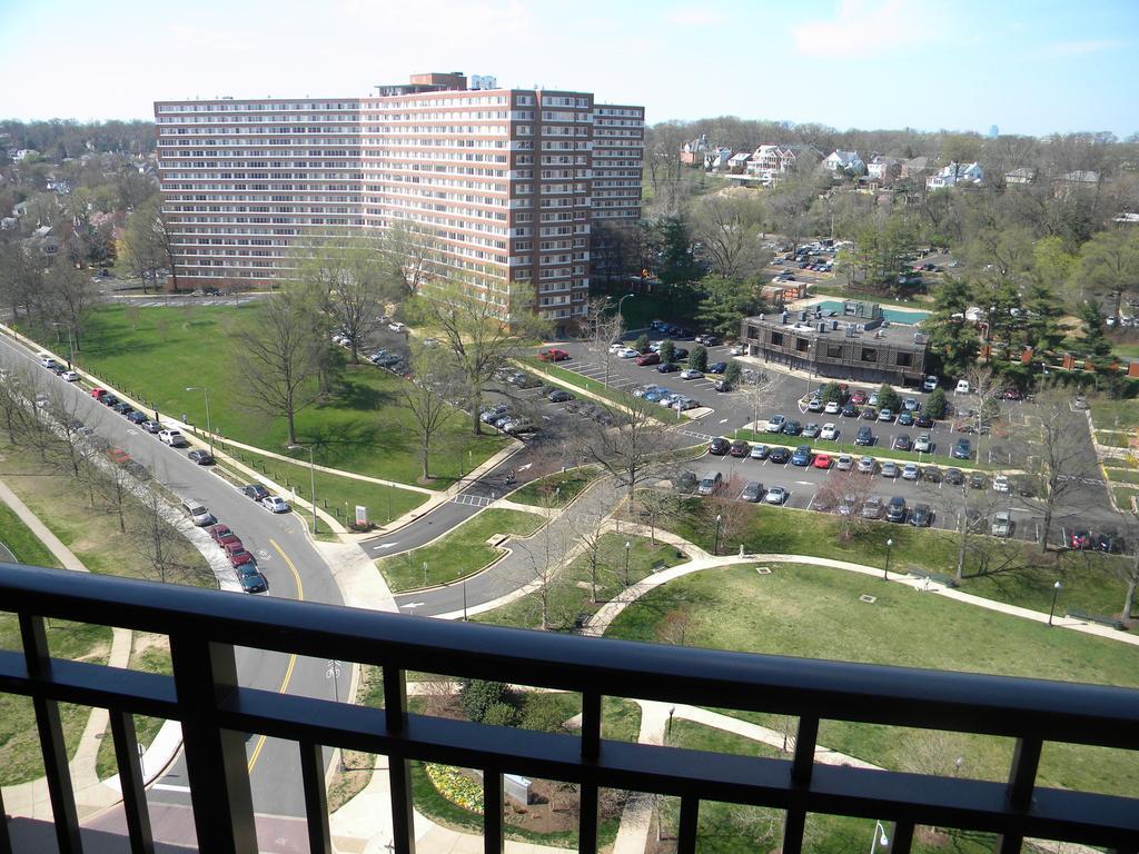 Madison Hospitality At 1401 Joyce Street Arlington Kültér fotó